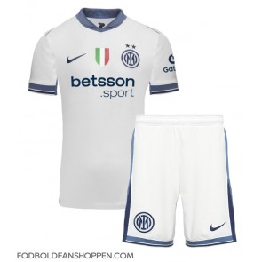 Inter Milan Alessandro Bastoni #95 Udebanetrøje Børn 2024-25 Kortærmet (+ Korte bukser)